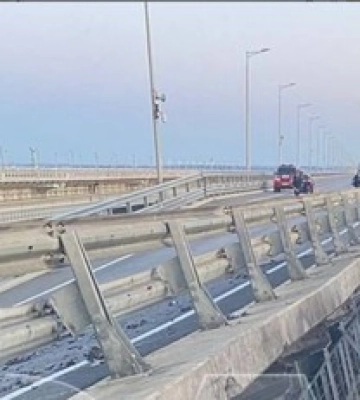 Вибухи на Кримському мосту: з&#039;явилися перші коментарі української влади