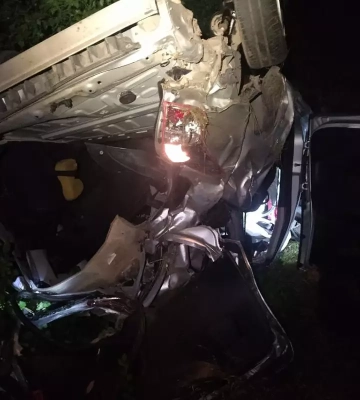 В Кривом Роге &quot;Peugeot&quot; съехал в кювет и перевернулся: водителя вырезали спасатели