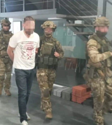 Стрельба в Киеве: мужчина проник в офис и открыл огонь по охранникам, есть раненые