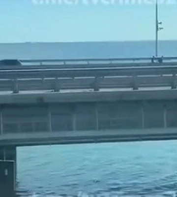Як виглядає пошкоджена частина Кримського мосту: детальне відео