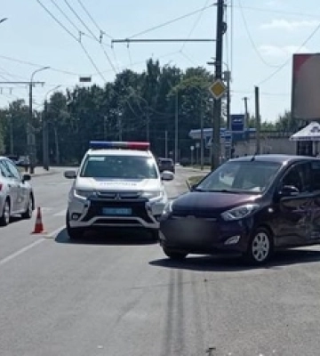 Виїхав на «зустрічку»: у Луцьку в ДТП постраждали троє дітей (фото, відео)