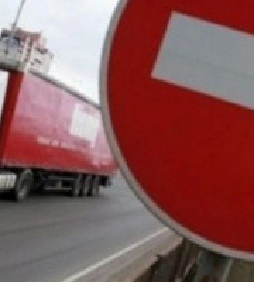У Києві через спеку ввели &quot;тепловий режим&quot;: яким машинам заборонили рух по місту
