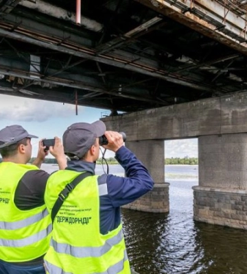 Спецкомісія про стан мостів Патона і Метро у Києві: корозія балок, тріщини, руйнування бетону