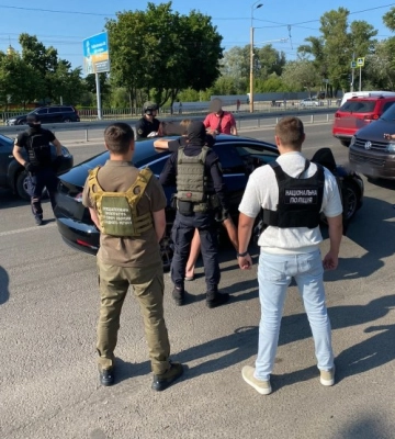 7 тисяч доларів брали у Дніпрі за довідку про непридатність до служби
