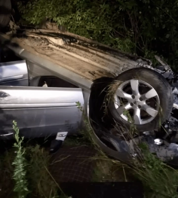 У Кривому Розі &quot;Peugeot&quot; з&#039;їхав у кювет і перекинувся: водія вирізали рятувальники (ФОТО)