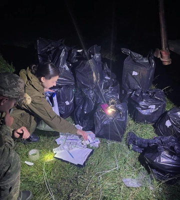 На Волині трактор тягнув підводу з сигаретами до Польщі 