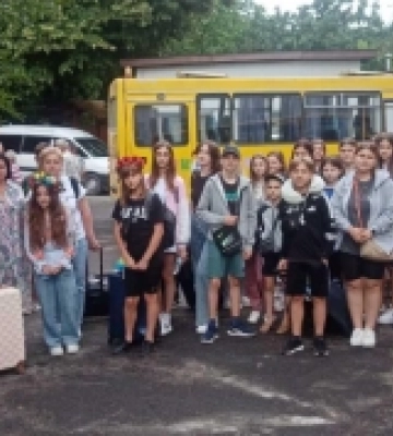 «Херсон - це Україна»: Хустівська школа на Закарпатті приймає дітей з Херсонщини