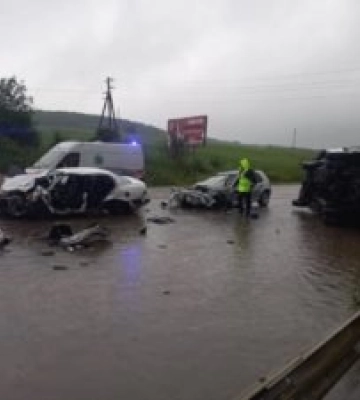 На трасі Мукачево-Львів сталася моторошна ДТП: є постраждалі (ФОТО)