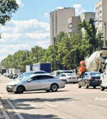 Замість Кримського мосту росіяни їдуть суходолом - у Маріуполі затори на пів міста