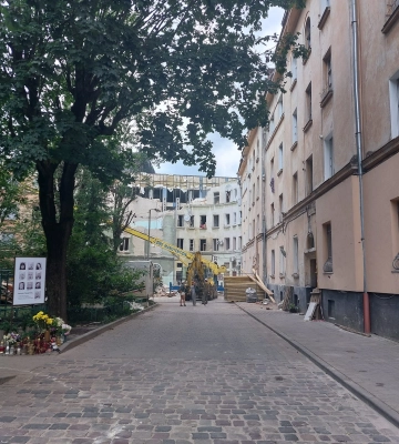 У Львові на 11 день після ракетного удару з-під завалів врятували кота Черчилля