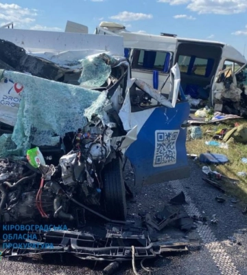 Смертельна ДТП за участю пасажирського автобуса: підозрюють водія Opel, який порушив правила дорожнього руху