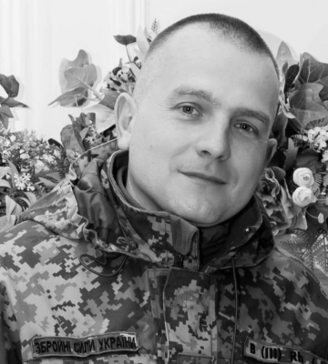 У Черкасах попрощались із снайпером, який загинув під час ворожого обстрілу