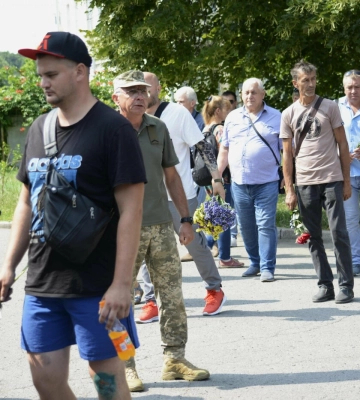 У Полтаві в останню путь провели десантника Сергія Ожиганова, який до вторгнення рф працював у Полтаваобленерго