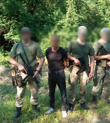 За добу на західному кордоні прикордонники затримали близько двох десятків порушників