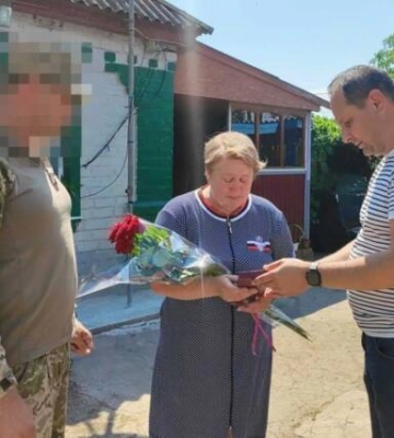 Матір загиблого військового з Кіровоградщини отримала нагороду сина – орден «За мужність»