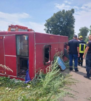 На Роменщині Сумської області перекинувся автобус, загинув 46-річний водій