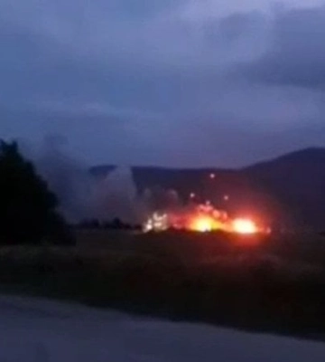 В Крыму на полигоне горит склад боеприпасов. Оккупанты перекрыли автодорогу от Керчи до Севастополя, готовят «эвакуацию»