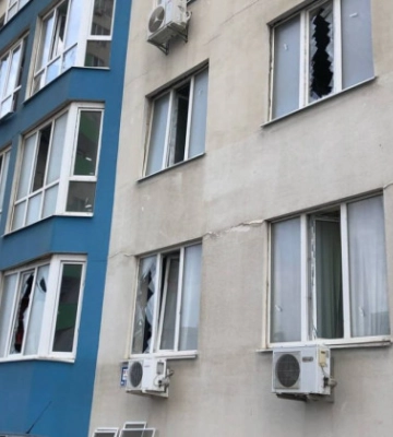 Ворог вдарив по критичній інфраструктурі та скаладам Одещини: вибуховою хвилею пошкоджено будинки