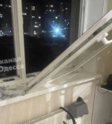 Масований обстріл Одещини: ворожі ракети влучили у зерновий і олійний термінали, промисловий об&#039;єкт та склади, є постраждалі