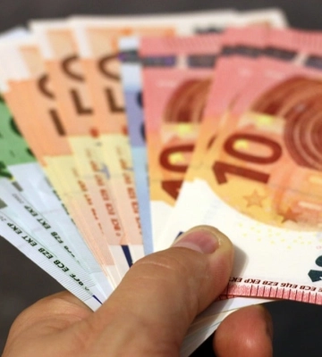 Євро здорожчало ще на 7 копійок: курс валют в Україні на 19 липня