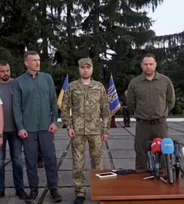 «Ми ще скажемо своє слово»: після повернення в Україну командири «Азова» зробили перші заяви (ВІДЕО)