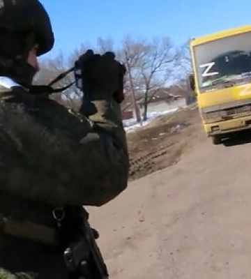 Росіяни вивозять старшокласників з окупованої території у військову академію