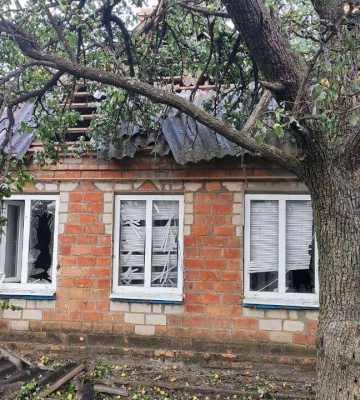 Росіяни вночі тричі обстріляли Нікопольський район Дніпропетровщини, без постраждалих. ФОТОрепортаж