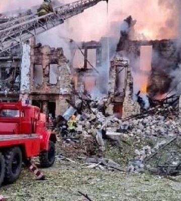 Ночью рашисты ударили по центру Николаева, есть раненые, из-под завалов спасли два человека (обновлено). ФОТОрепортаж