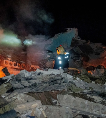 У Сумах рятувальники ліквідовували наслідки нічних ворожих ударів