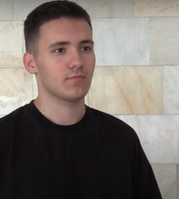 «Я з маленького селища на Волині, а вчили співати дідусь з бабусею»: відомий 18-річний виконавець Yaktak розповів про батьківщину