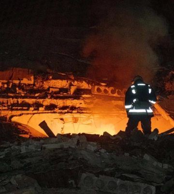 У Сумах рятувальники ліквідовували наслідки нічних ворожих ударів