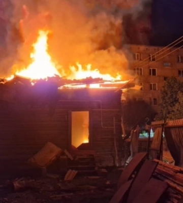 На Чернігівщині російські дрони вночі влучили в житлові будинки, на Сумщині поранена медсестра