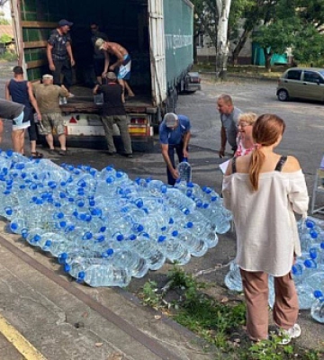 11 фур з бутильованою водою приїхали до Криворіжжя та Нікопольщини