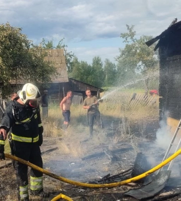Ніде спати: учора на Поліссі палала хата