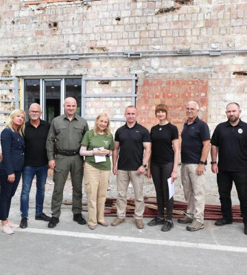 Мітці Пердью відвідала зруйновані окупантами підрозділи поліції Київщини, які вже активно відновлюються