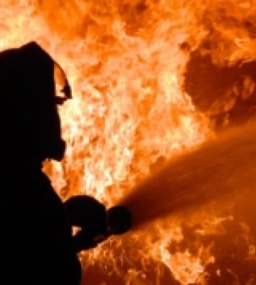 Звіт рятувальників: у Вараському районі горіли дрова та приватне домогосподарство