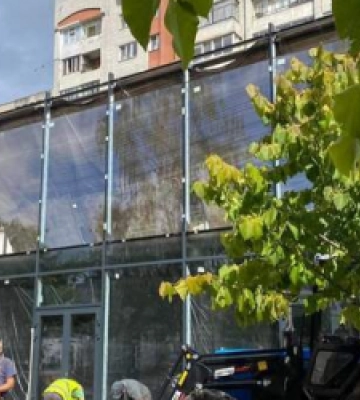 Суд узаконив скандальний двоповерховий магазин у сквері Гідності на Сихові