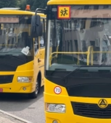 Шкільні автобуси отримали громади Рівненщини