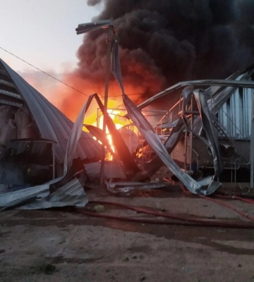 Росія четверту ніч поспіль атакувала Одеську область. Є влучання в термінали з зерном