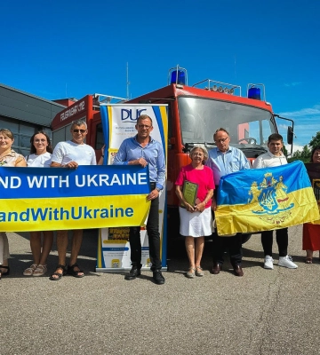 Рятувальники Донеччини отримали пожежний автомобіль від волонтерів