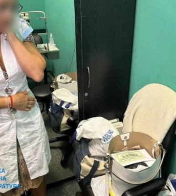 Відстрочка від мобілізації за $5000: в Одесі на хабарі викрили офтальмолога