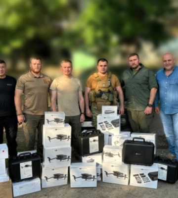 Київщина передала автівки та дрони бійцям бригади імені Чорних Запорожців