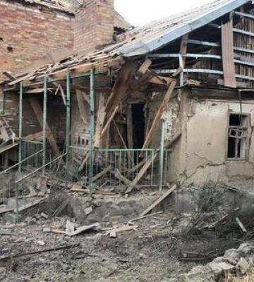 3 особи постраждали, пошкоджено будинки, ЛЕП, промислове підприємство: окупанти накрили артилерійським вогнем Нікополь.&amp;hellip;