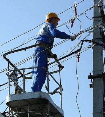 На Полтавщині почався ремонт електромереж, через це можливі аварійні відключеня світла