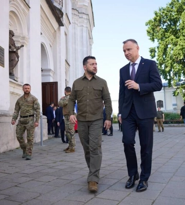 Зеленский встретился с Дудой в Луцке, они вместе почтили память жертв Волынской трагедии