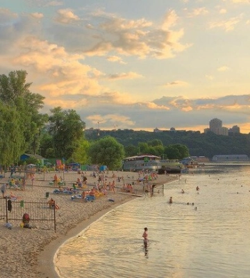 Вода на киевских пляжах не отвечает нормам: где лучше не купаться