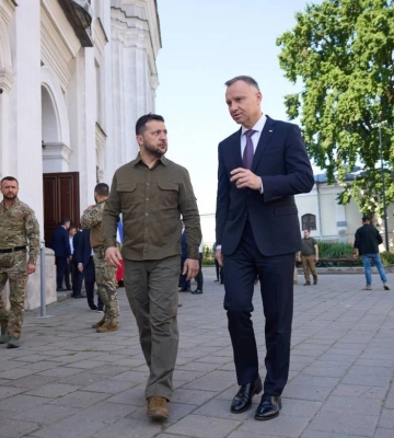 Коротко, але предметно. Зеленський і Дуда поговорили про саміт НАТО
