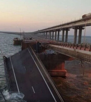 Зупинено рух по Кримському мосту: у Росії заявили про атаку ЗСУ