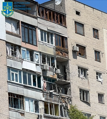 Рашисти обстріляли Херсон, поранено жінку, - ОВА