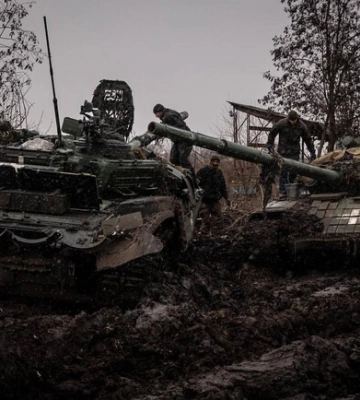 Російські війська стягують техніку на Запорізький напрямок – Федоров